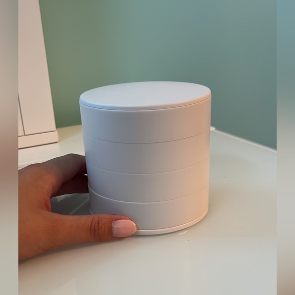 Jewlery storage bin - Picture 2 of 2